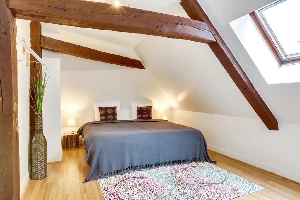 Chateau Turgot Gites Bons-Tassily Exteriör bild