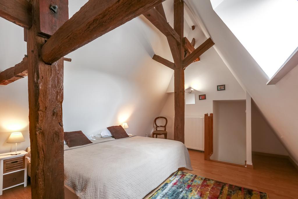 Chateau Turgot Gites Bons-Tassily Exteriör bild